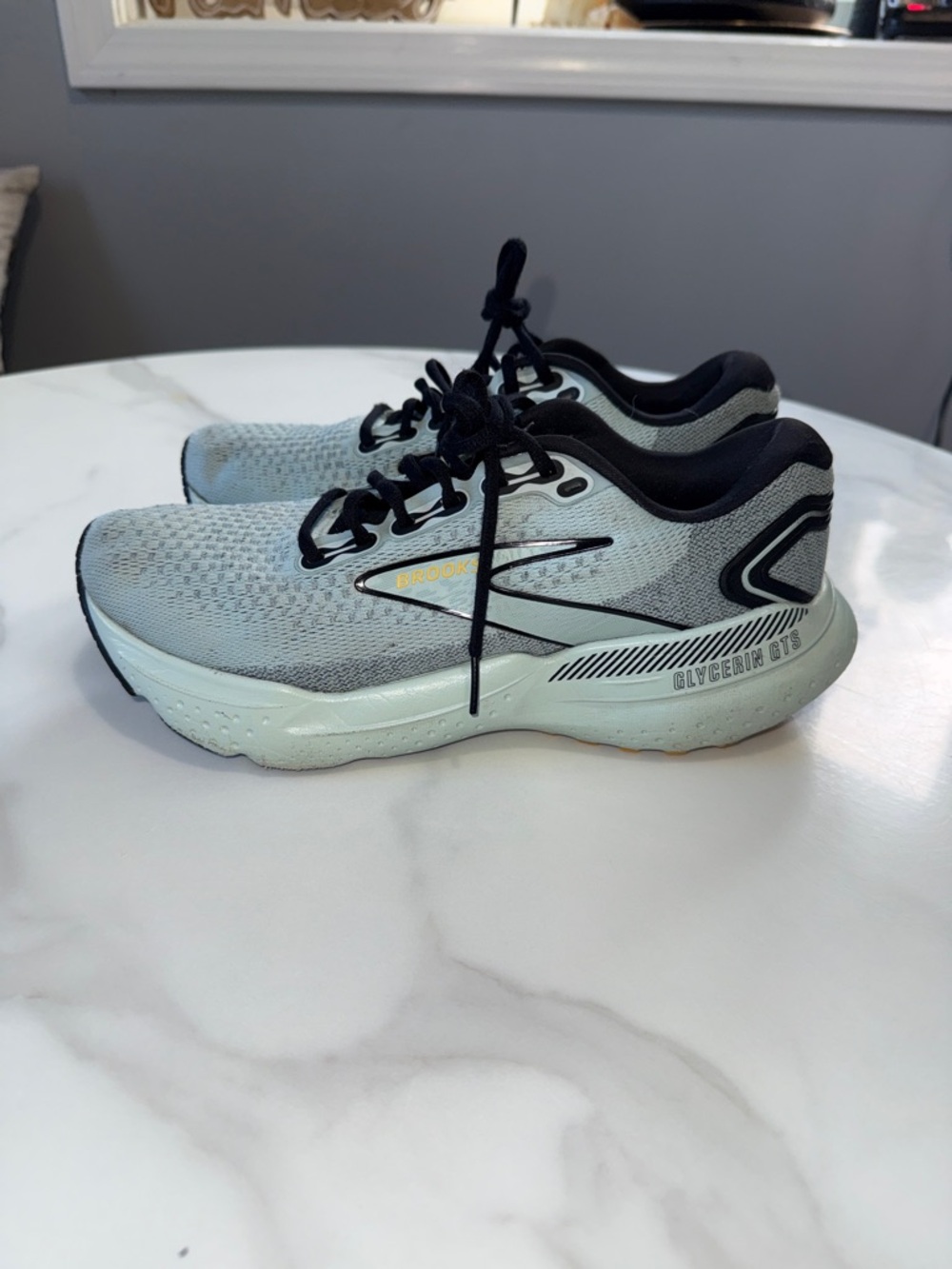 Brooks Glycerin GTS Running Shoes in Light Gray and Black